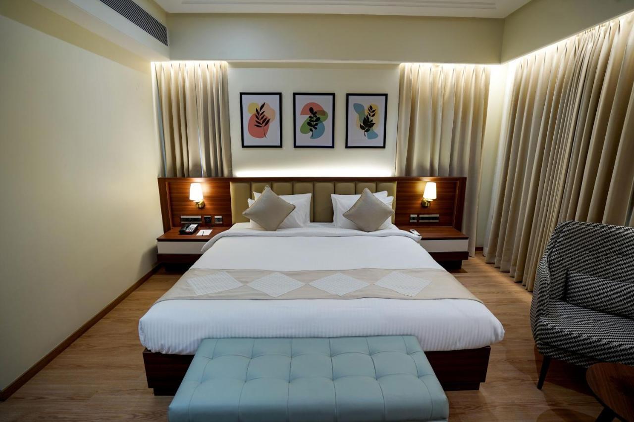M2 Square By Monday Premium Hotel Nagpur Luaran gambar