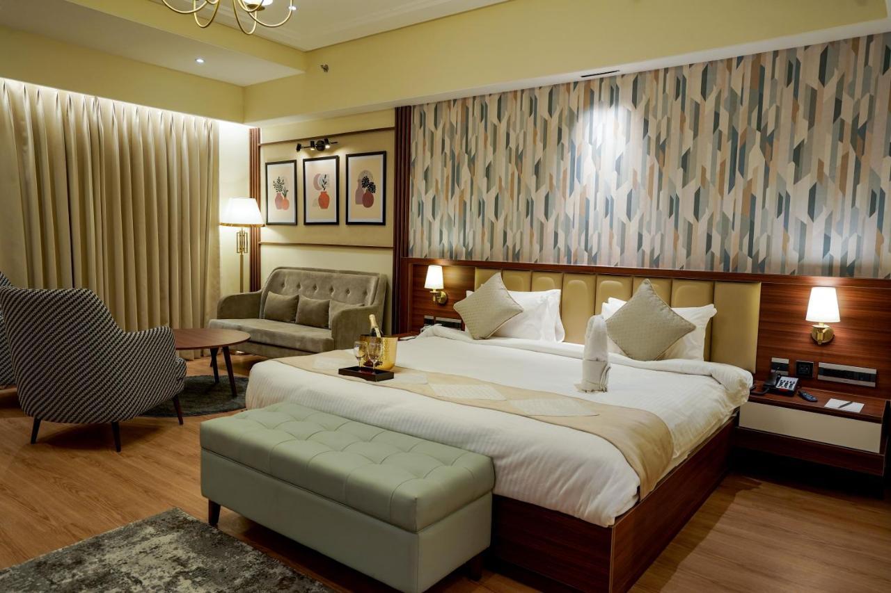 M2 Square By Monday Premium Hotel Nagpur Luaran gambar