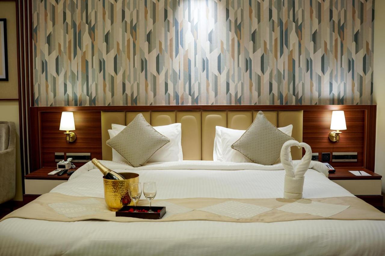 M2 Square By Monday Premium Hotel Nagpur Luaran gambar