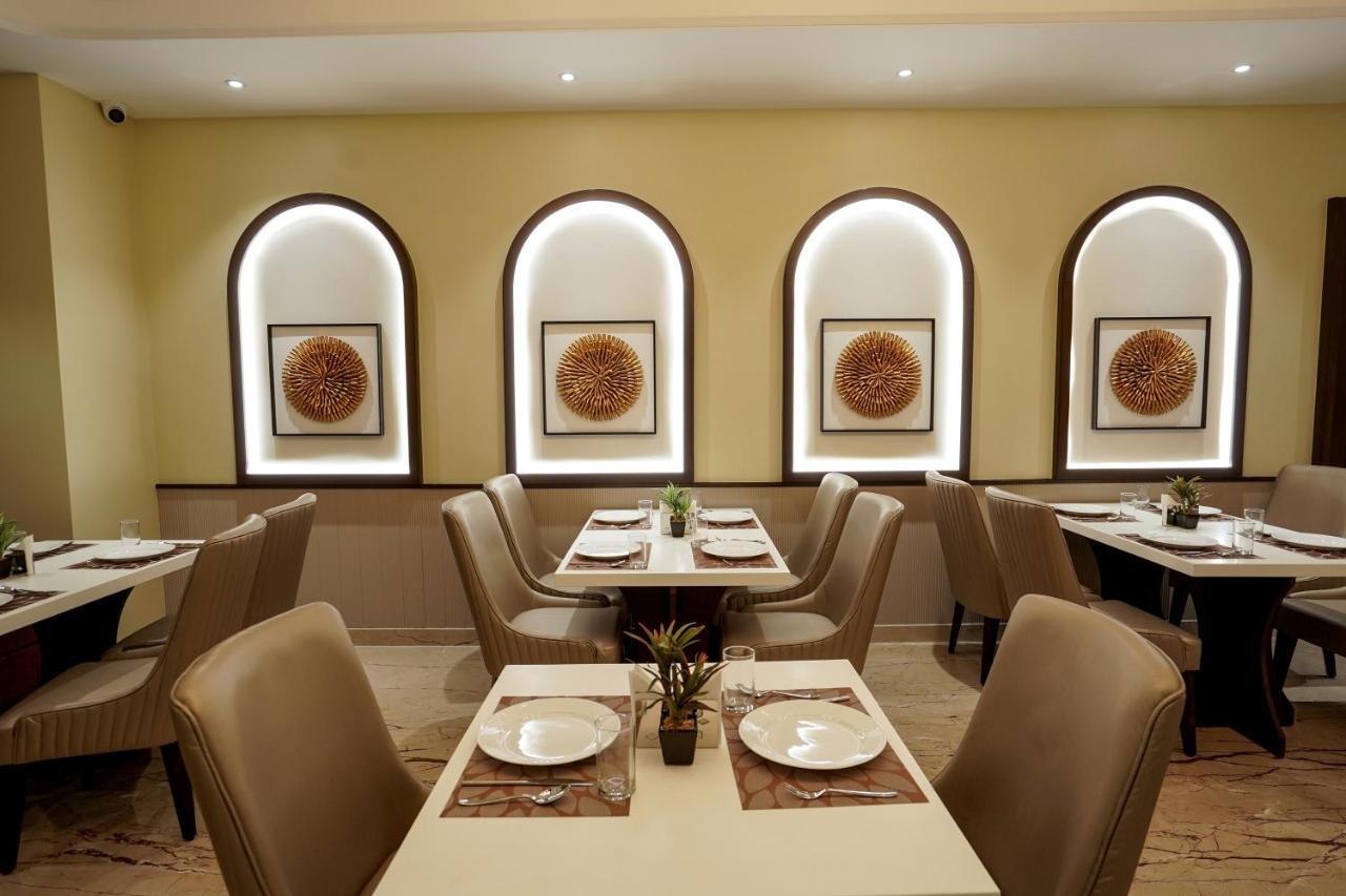 M2 Square By Monday Premium Hotel Nagpur Luaran gambar
